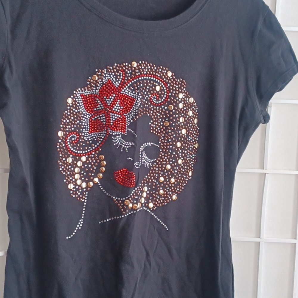 Black Tee With Cute Sparkly  Face - Picture 2 of 16